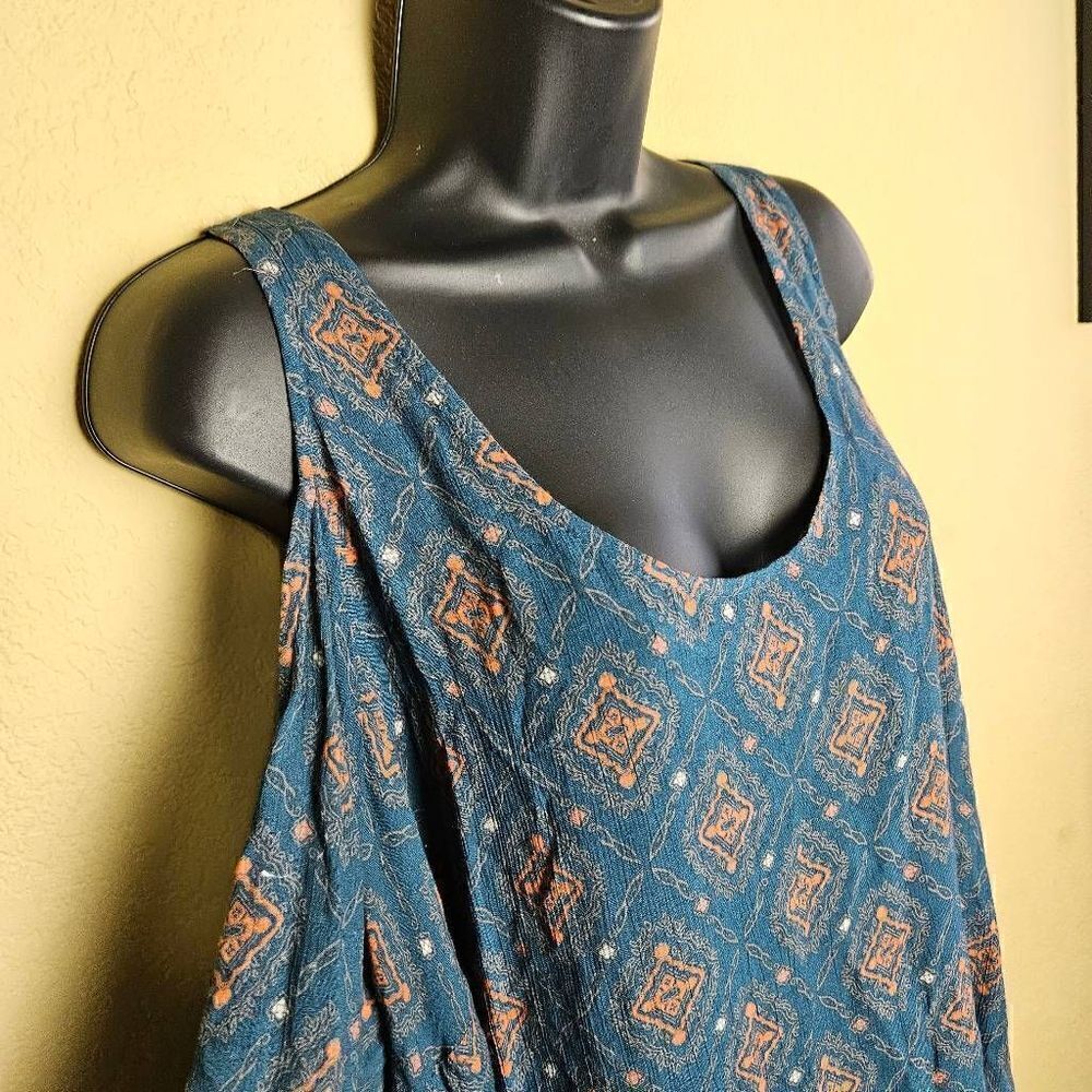 Torrid Geometric Cold Shoulder Blouse - Picture 5 of 7